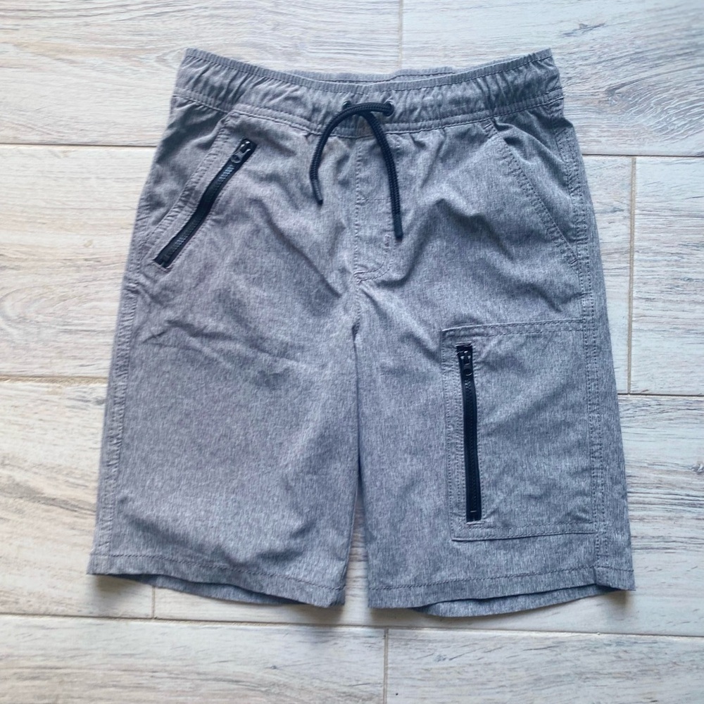 Cat & Jack Boys Gray Athletic Shorts with Black Zipper Pockets
